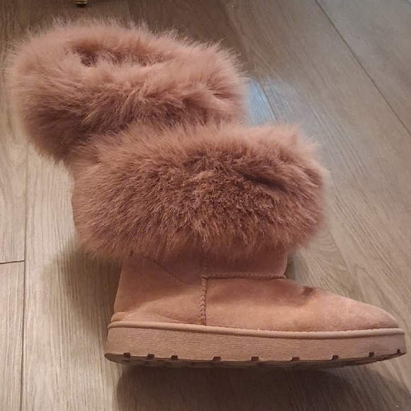 Cozy Fluffy Brown Ankle Booties - Picture 4 of 5